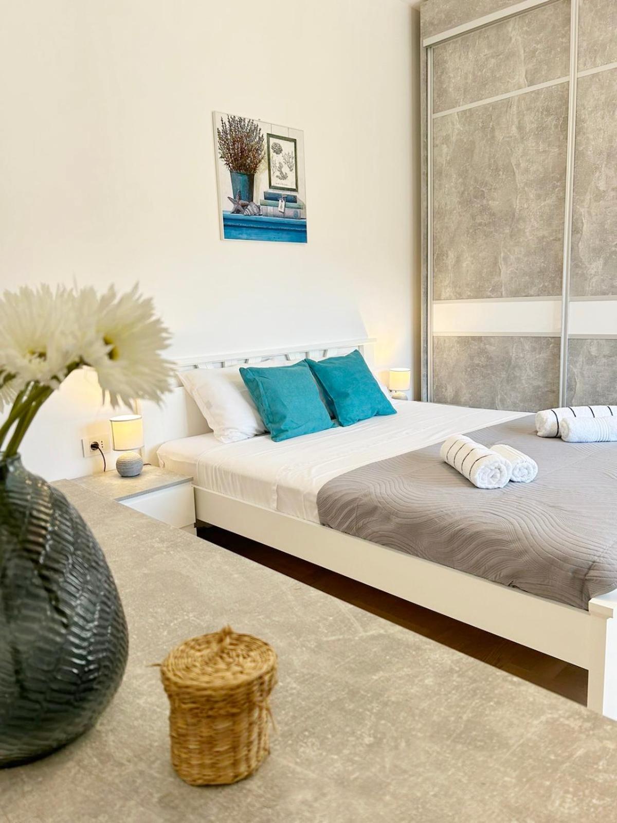 The Circle Apartment Skopje Luaran gambar