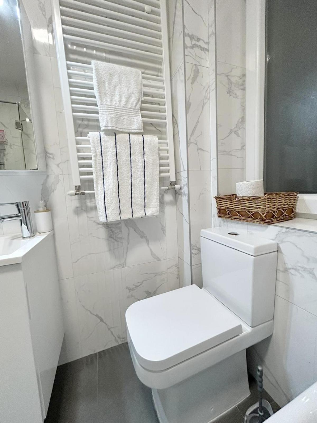 The Circle Apartment Skopje Luaran gambar