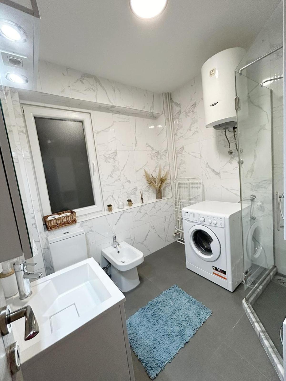 The Circle Apartment Skopje Luaran gambar