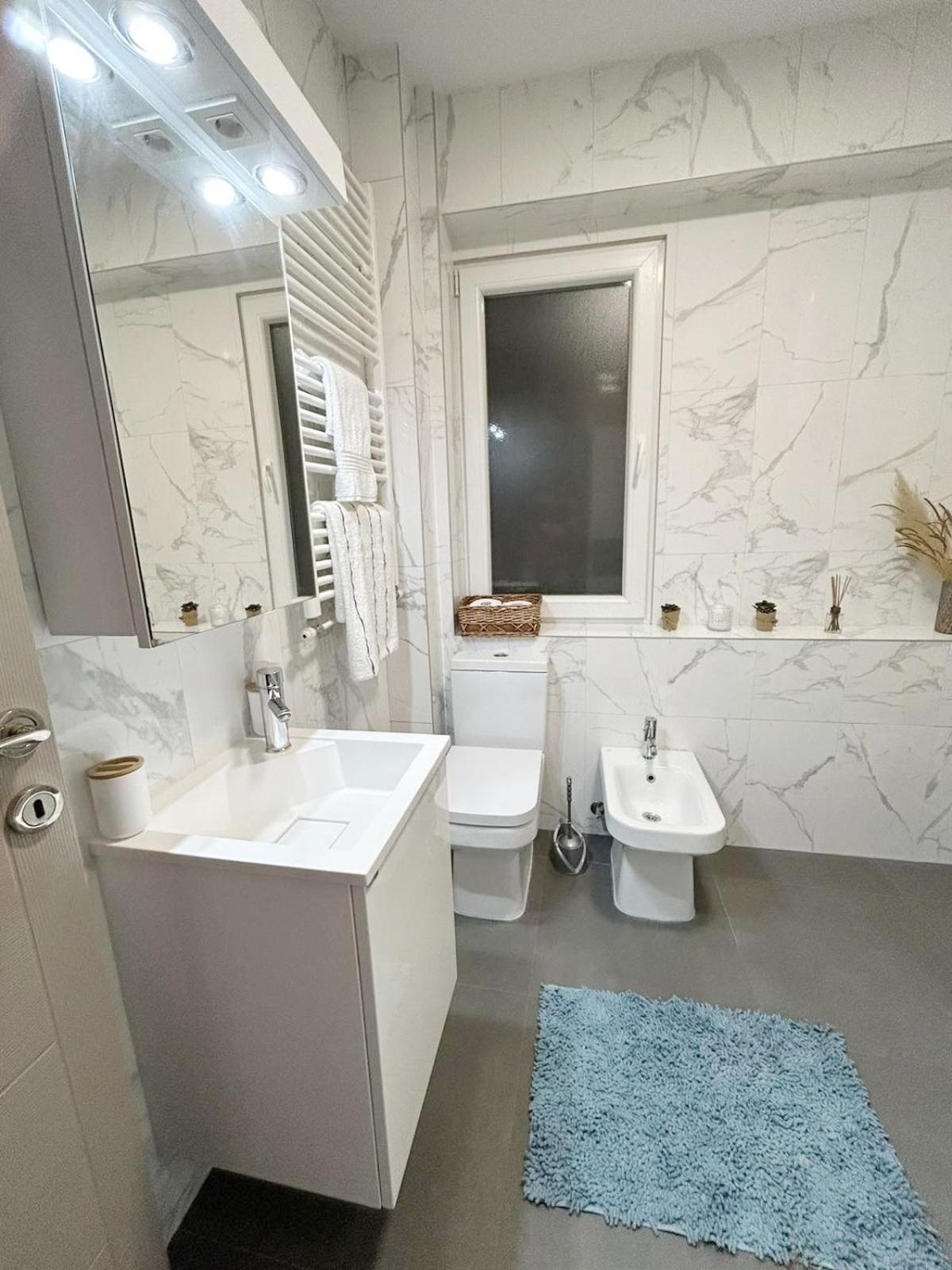 The Circle Apartment Skopje Luaran gambar