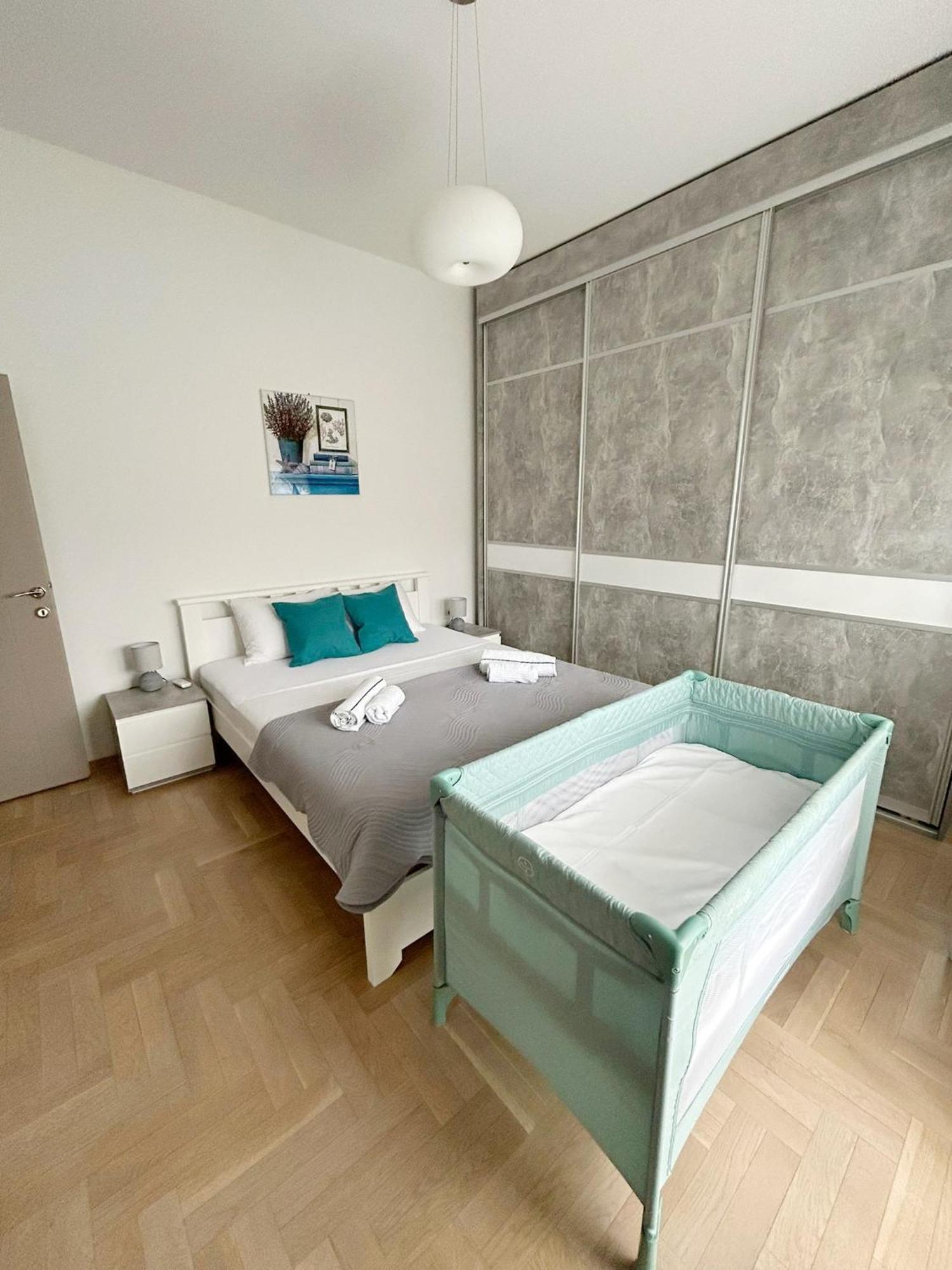 The Circle Apartment Skopje Luaran gambar